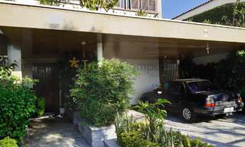 Imagem 2: 4 dormitórios, 2 suíte, 4 vagas na garagem