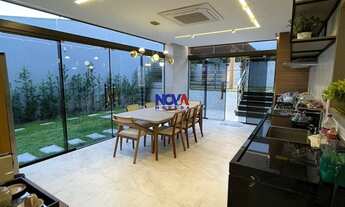 Imagem: Casa Luxuosa no Condomínio Jardins Veneza