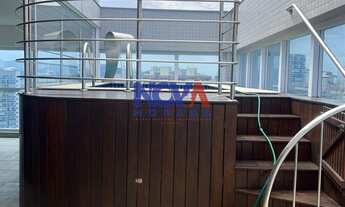 Imagem 6: Esta incrível cobertura duplex oferece o máximo em luxo e conforto