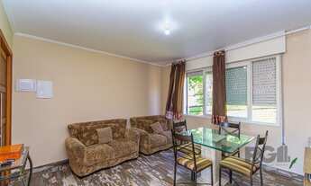 Imagem 2: ![CDATA[Apartamento 3 dormitórios + dependência amplo com vaga na Medianeira]]