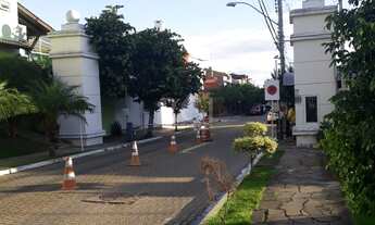 Imagem: ! CDATA Ótima casa no condomínio Jardins