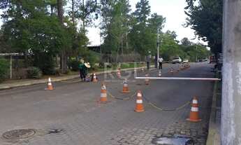 Imagem 3: ![CDATA[Ótima casa no condomínio Jardins do Prado bairro Hípica com 70m² Porto Alegre RS