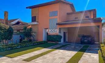 Imagem 2: 5 dormitórios, 2 suíte, 4 banheiro, 6 vagas na garagem, 360M² de Área Construída