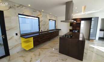 Imagem 6: 4 dormitórios, 4 suíte, 6 banheiro, 8 vagas na garagem, 450M² de Área Construída