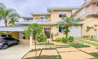 Imagem: 3 dormitórios, 3 suíte, 8 banheiro, 4