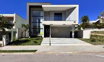 Imagem 2: 4 dormitórios, 4 suíte, 6 banheiro, 4 vagas na garagem, 430M² de Área Construída