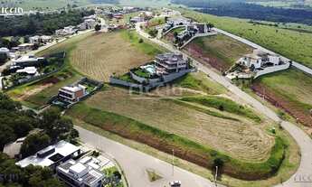 Imagem 2: 823M² de Área Construída, 823M² de Área Total