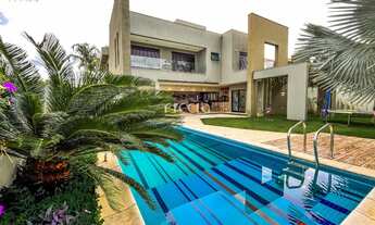 Imagem: 4 dormitórios, 4 suíte, 6 banheiro, 4