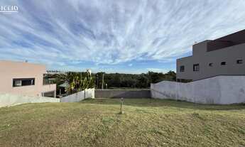 Imagem 2: 715M² de Área Construída, 715M² de Área Total