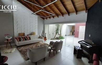 Imagem 4: 3 dormitórios, 1 suítes, 2 banheiro, 4 vagas na garagem, 138M² de Área Construída