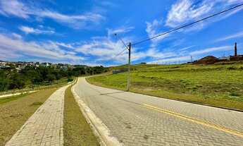 Imagem 2: 332M² de Área Construída, 332M² de Área Total