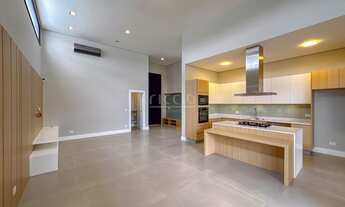 Imagem 4: 4 dormitórios, 3 suíte, 6 banheiro, 4 vagas na garagem, 250M² de Área Construída