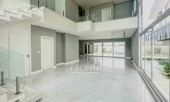 Imagem 6: 4 dormitórios, 4 suíte, 6 banheiro, 4 vagas na garagem, 450M² de Área Construída