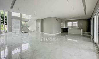 Imagem 7: 4 dormitórios, 4 suíte, 6 banheiro, 4 vagas na garagem, 450M² de Área Construída