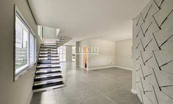 Imagem 6: 4 dormitórios, 4 suíte, 6 banheiro, 4 vagas na garagem, 300M² de Área Construída