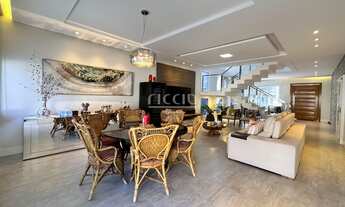 Imagem 2: 5 dormitórios, 5 suíte, 6 banheiro, 4 vagas na garagem, 350M² de Área Construída