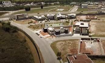 Imagem: 660M² de Área Construída, 660M² de Área