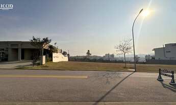 Imagem: 568M² de Área Construída, 568M² de Área