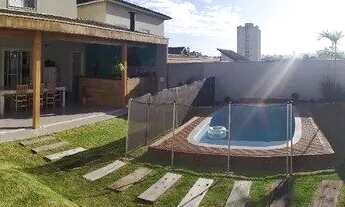 Imagem: 4 dormitórios, 1 suítes, 4 banheiro, 2