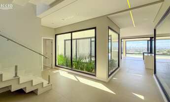 Imagem 6: 4 dormitórios, 4 suíte, 6 banheiro, 6 vagas na garagem, 530M² de Área Construída