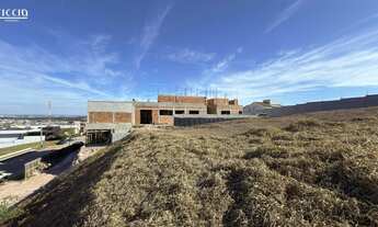 Imagem 2: 878M² de Área Construída, 878M² de Área Total