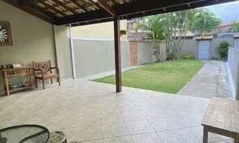 Imagem 2: 2 dormitórios, 1 suítes, 3 banheiro, 5 vagas na garagem, 250M² de Área Construída