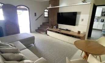 Imagem 3: 2 dormitórios, 1 suítes, 3 banheiro, 5 vagas na garagem, 250M² de Área Construída