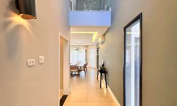 Imagem 2: 4 dormitórios, 4 suíte, 6 banheiro, 6 vagas na garagem, 420M² de Área Construída