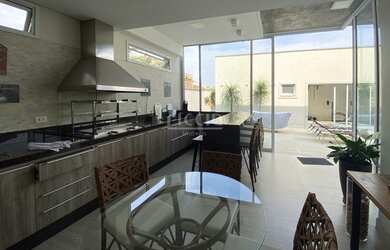 Imagem 3: 4 dormitórios, 4 suíte, 6 banheiro, 4 vagas na garagem, 335M² de Área Construída