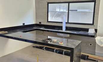 Imagem 5: 4 dormitórios, 4 suíte, 5 banheiro, 2 vagas na garagem, 256M² de Área Construída