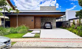 Imagem: 4 dormitórios, 4 suíte, 5 banheiro, 4