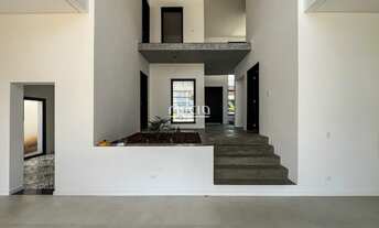 Imagem 6: 4 dormitórios, 4 suíte, 6 banheiro, 4 vagas na garagem, 305M² de Área Construída