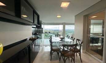 Imagem: 4 dormitórios, 4 suíte, 5 banheiro, 3