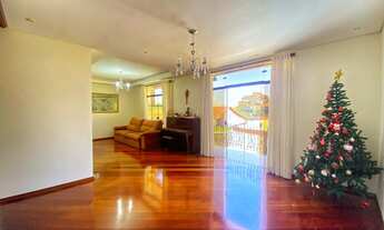 Imagem 5: 4 dormitórios, 2 suíte, 5 banheiro, 4 vagas na garagem, 360M² de Área Construída