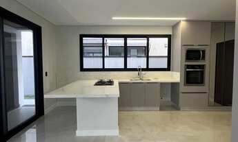 Imagem 3: 4 dormitórios, 4 suíte, 6 banheiro, 2 vagas na garagem, 379M² de Área Construída