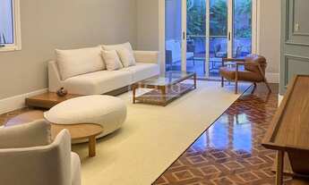 Imagem 1: 4 dormitórios, 2 suíte, 5 banheiro, 4 vagas na garagem, 350M² de Área Construída