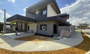 Imagem: 4 dormitórios, 4 suíte, 6 banheiro, 2