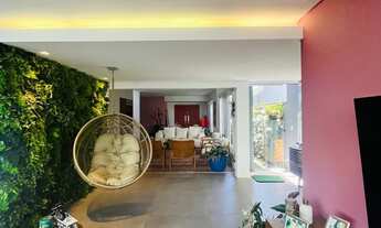 Imagem 2: 3 dormitórios, 3 suíte, 4 banheiro, 2 vagas na garagem, 267M² de Área Construída