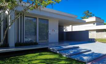 Imagem 3: 3 dormitórios, 3 suíte, 5 banheiro, 4 vagas na garagem, 320M² de Área Construída