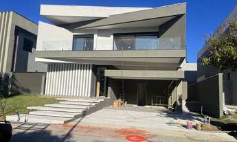 Imagem: 4 dormitórios, 4 suíte, 6 banheiro, 4