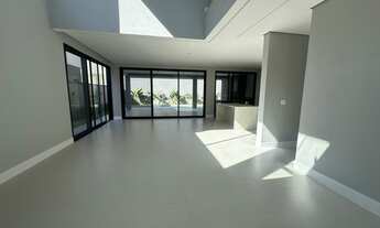 Imagem 3: 4 dormitórios, 4 suíte, 6 banheiro, 4 vagas na garagem, 440M² de Área Construída