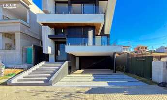 Imagem 2: 4 dormitórios, 4 suíte, 5 banheiro, 4 vagas na garagem, 355M² de Área Construída