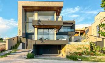 Imagem 2: 4 dormitórios, 4 suíte, 6 banheiro, 4 vagas na garagem, 429M² de Área Construída