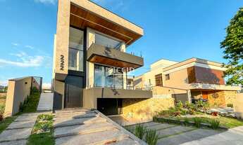 Imagem 3: 4 dormitórios, 4 suíte, 6 banheiro, 4 vagas na garagem, 429M² de Área Construída