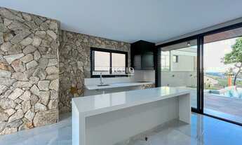 Imagem 5: 4 dormitórios, 4 suíte, 6 banheiro, 4 vagas na garagem, 429M² de Área Construída