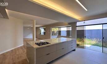 Imagem 7: 4 dormitórios, 4 suíte, 4 banheiro, 5 vagas na garagem, 450M² de Área Construída