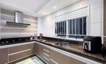 Imagem 6: 3 dormitórios, 1 suítes, 2 banheiro, 2 vagas na garagem, 111M² de Área Construída