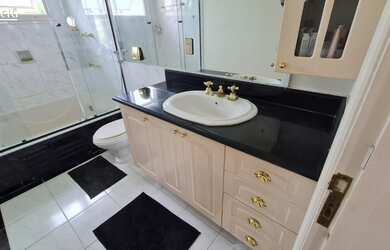 Imagem 4: 4 dormitórios, 1 suítes, 4 banheiro, 2 vagas na garagem, 320M² de Área Construída