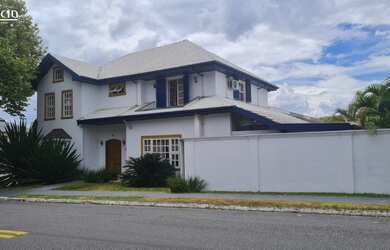 Imagem 2: 4 dormitórios, 1 suítes, 4 banheiro, 2 vagas na garagem, 320M² de Área Construída