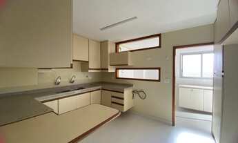 Imagem 6: 4 dormitórios, 1 suítes, 3 banheiro, 2 vagas na garagem, 240M² de Área Construída